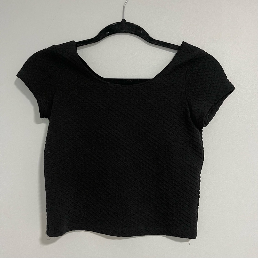 Black Waffle Print Short Sleeved Scoop Neck Crop Top